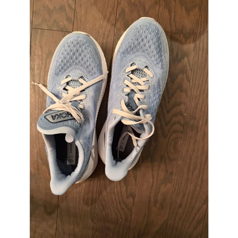 Hoka one Mach 6 women running sz 9